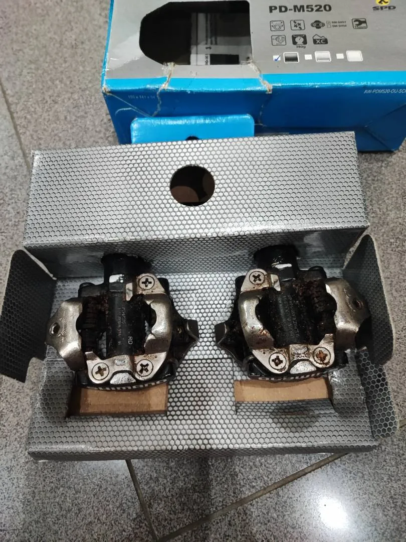Sold - Original Shimano clipless pedal PD-M520