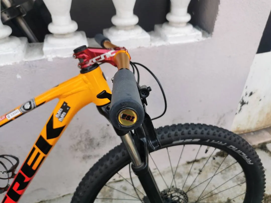 Trek Marlin 7 size M 17" 29er