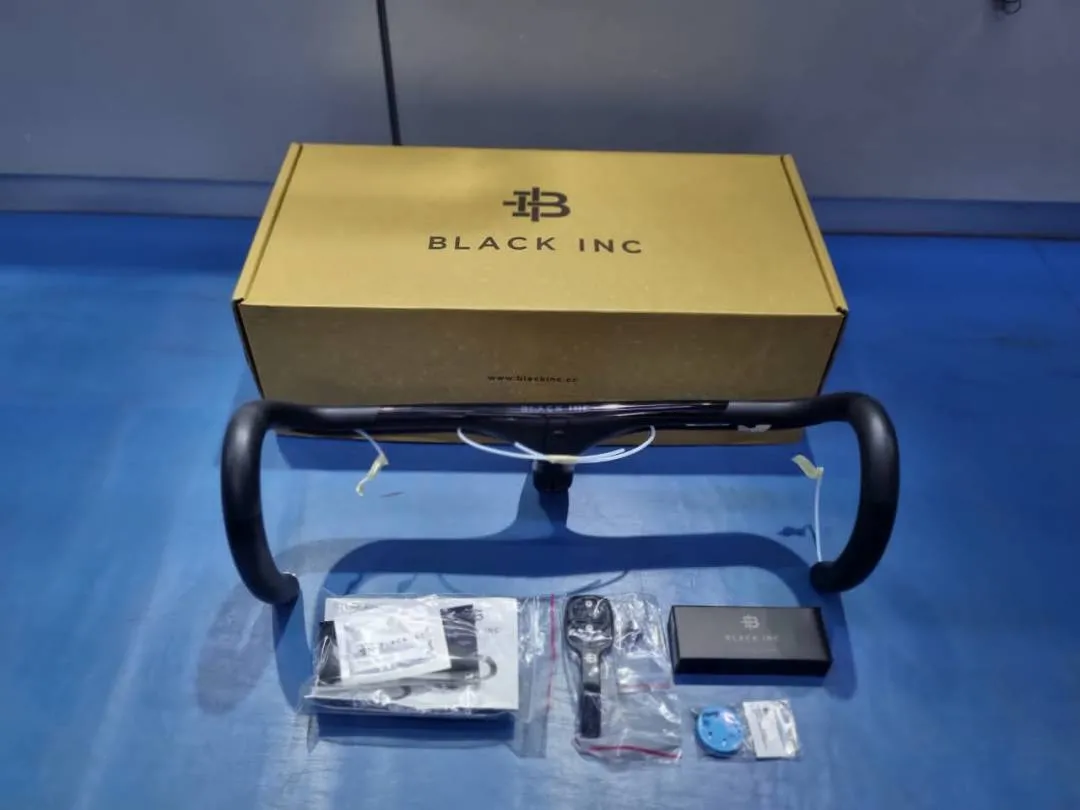 Black Inc Carbon Integrated Handlebar with Garmin Mount  (Brand New !!!)