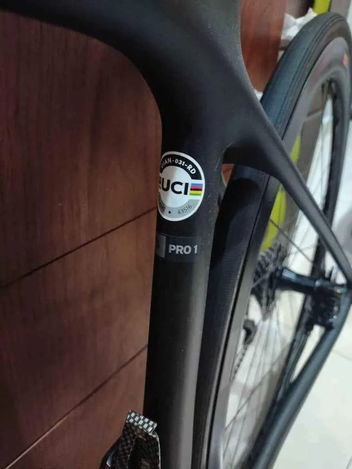 Giant TCR Advanced 2022 Pro 1 Disc Road Bike RM12.5K