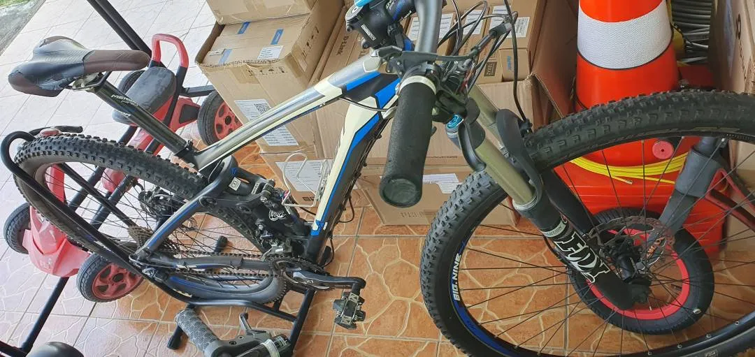 Merida big nine full carbon all mountain