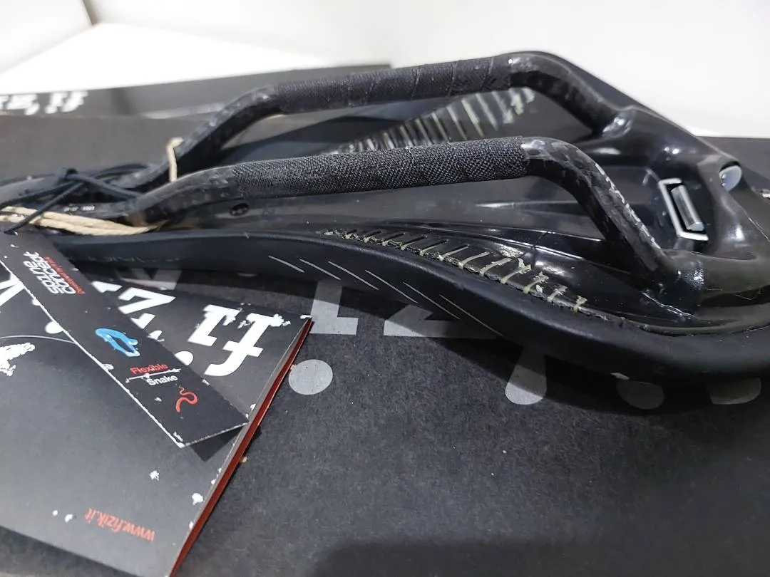 Fizik Arione CX carbon rail