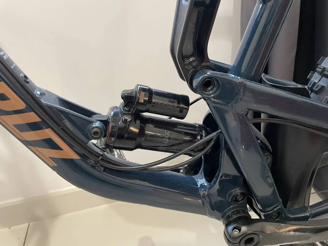 Santa Cruz Nomad V4 alu Size M