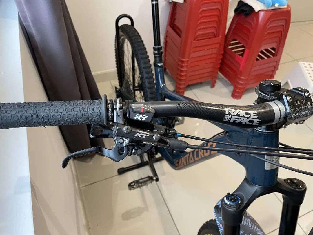 Santa Cruz Nomad V4 alu Size M
