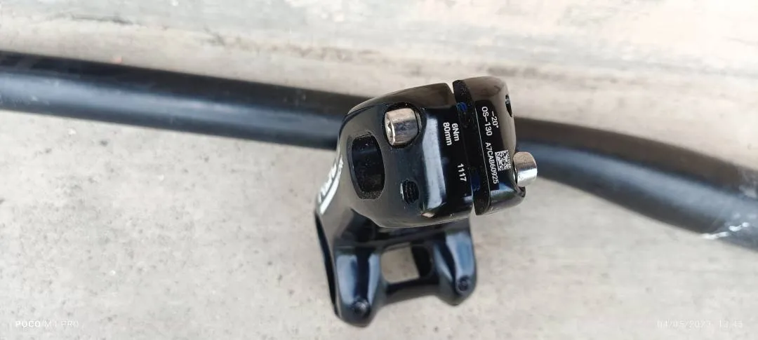 Token MTX 710mm Carbon Flat Handlebar + Raceworks 80mm 20Â° Stem