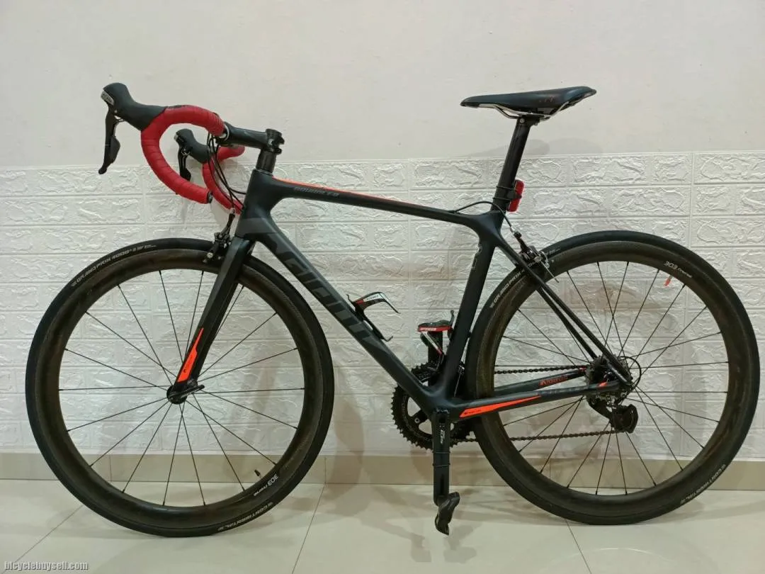 GIANT ADVANCE TCR FULL CARBON 11SPD