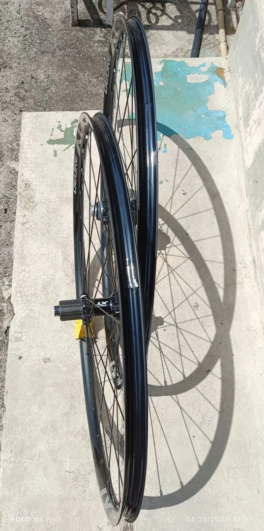 Shimano XT Race WH-M8000 TL 29 Wheelset