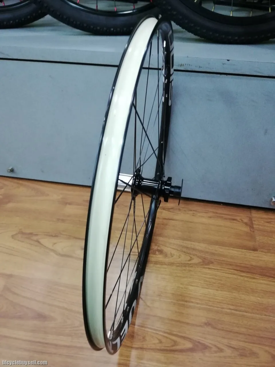 Vuelta MTB Wheels 27.5, 29er Hand-built Alloy Tubeless Ready MTB Wheels
