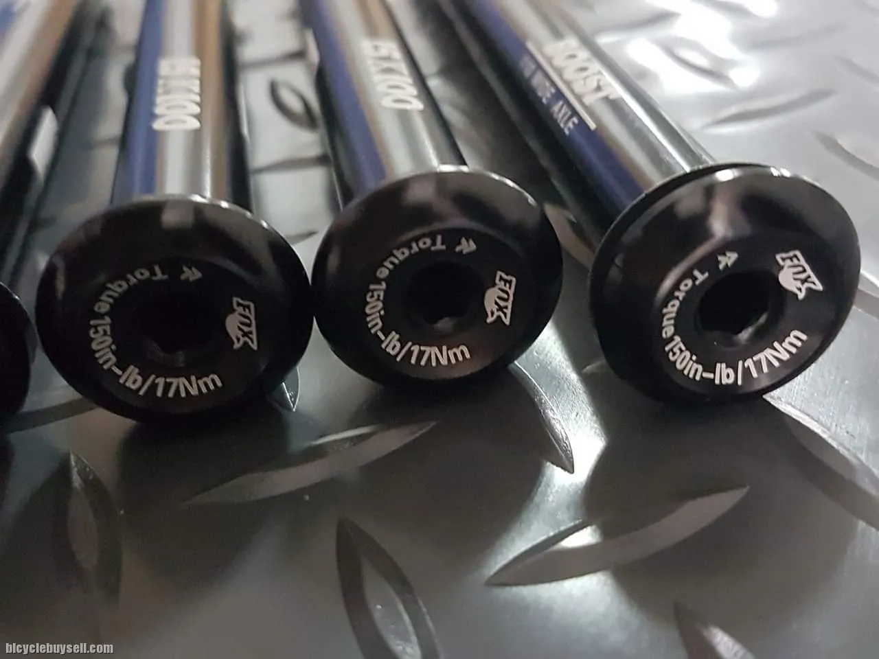 FOX Fork 15mm Thru Axle.