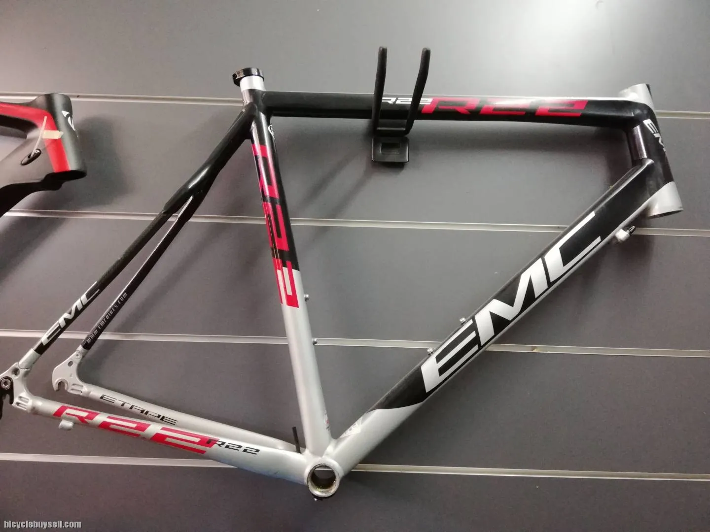 EMC ETAPE R2.2 HALF CARBON RB FRAME SIZE 56. Stock Clearance