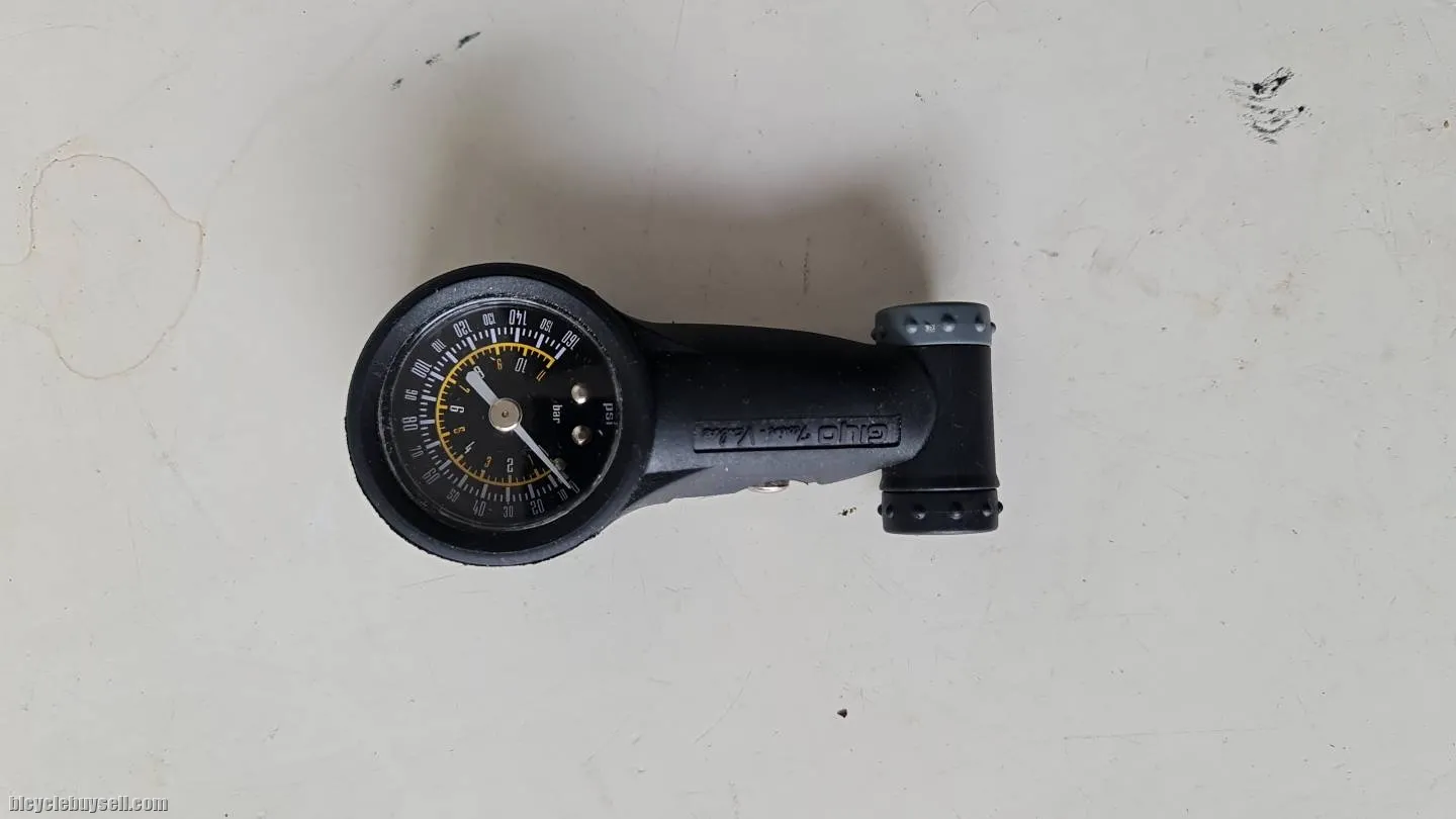 Used Giyo tyre pressure guage