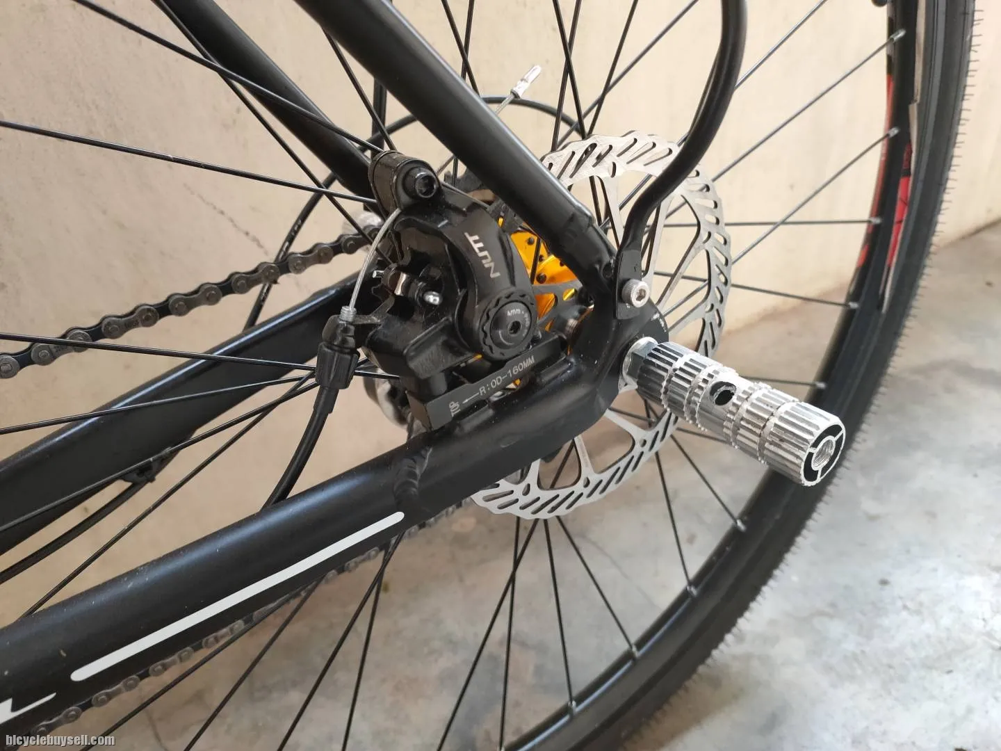 Beautiful 700c hybrid touring bike 24sp