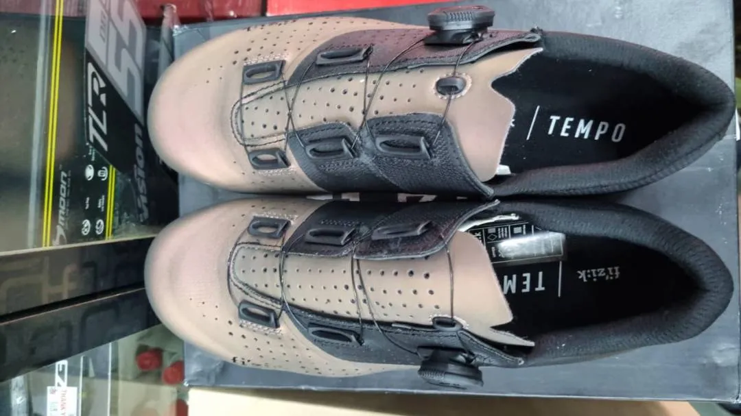 Fizik Tempo Overcurve R4 (42Wide) Copper/Black - Brand New !!!