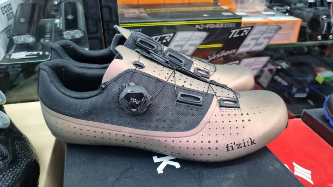 Fizik Tempo Overcurve R4 (42Wide) Copper/Black - Brand New !!!