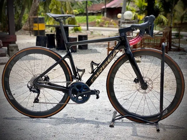 Orbea OMR carbon disc roadbike made in spain race spec