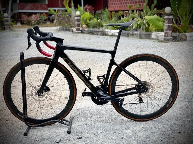 Orbea OMR carbon disc roadbike made in spain race spec