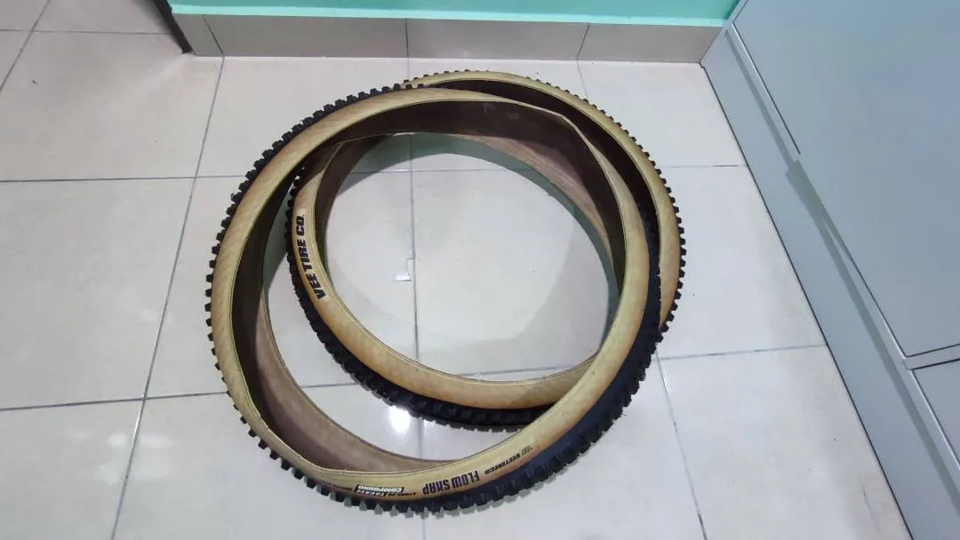 Veetire Flow Snap 27.5x2.35