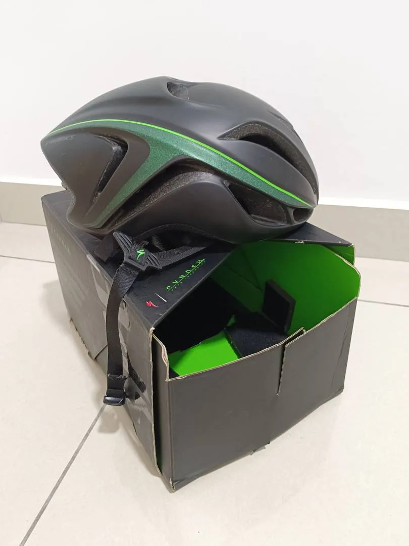 SPECIALIZED EVADE CVNDSH HELMET (RARE)