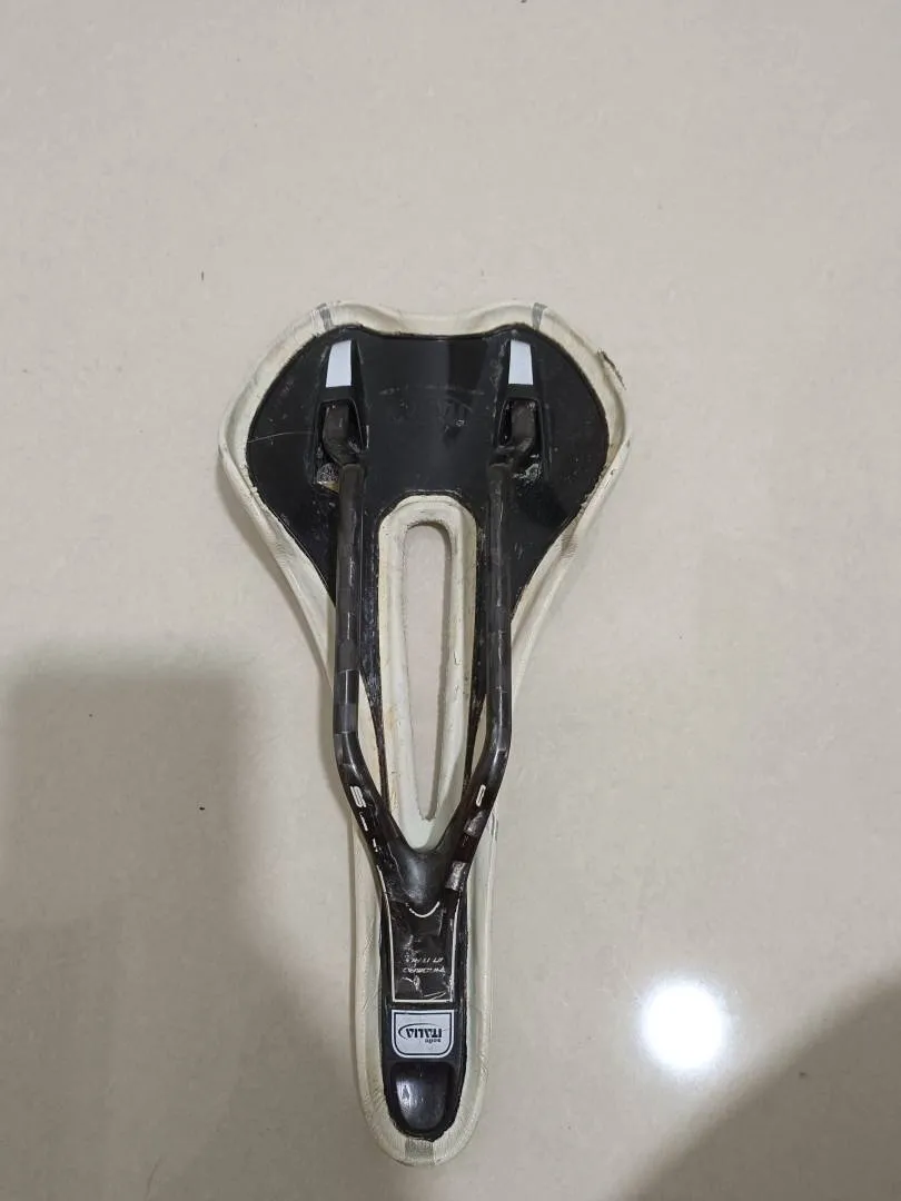 SELLE ITALIA SADDLE (WHITE)