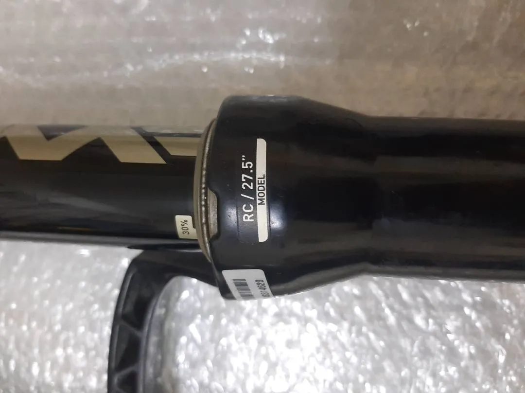 REDUCED! Rockshox Boxxer RC 27.5" DH Fork - 32mm Mick Hannah stem