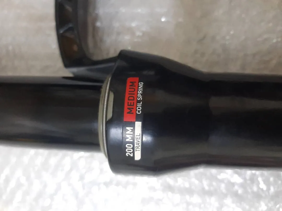 REDUCED! Rockshox Boxxer RC 27.5" DH Fork - 32mm Mick Hannah stem