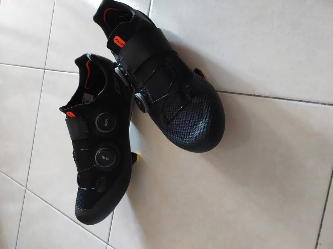 DMT SH10 RD CYCLING SHOES 2023 MODEL 100% carbon sole