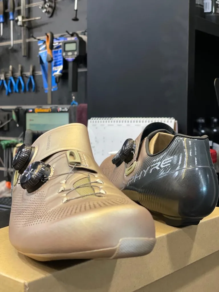 SHIMANO RC903E LIMITED EDITION COLOR ROAD SHOE !