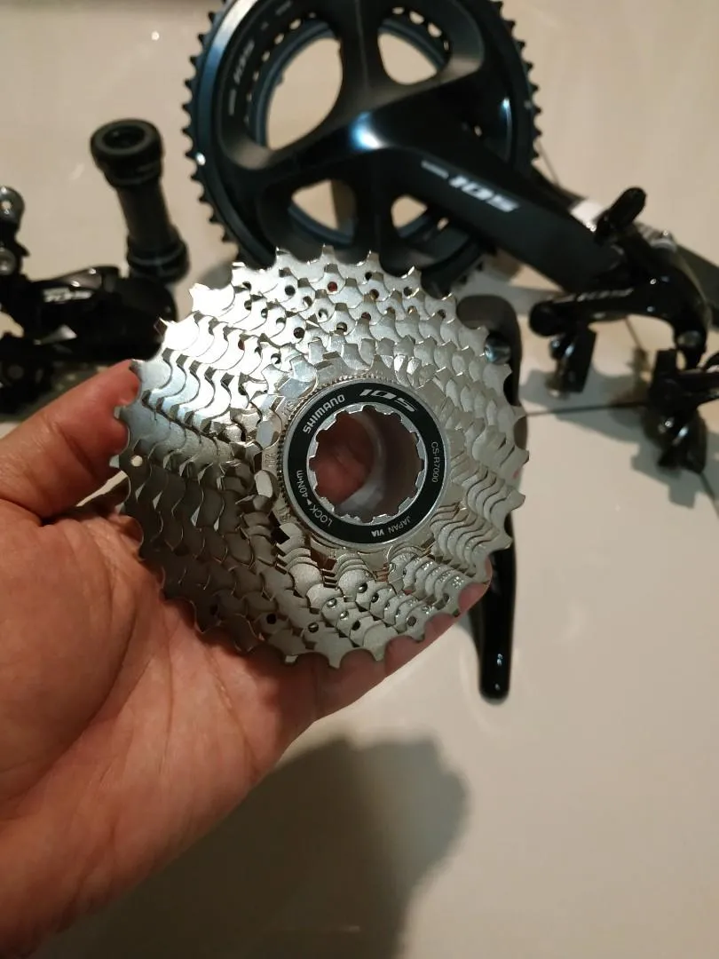 Complete Set Shimano 105 R7000 groupset with BB  (New)