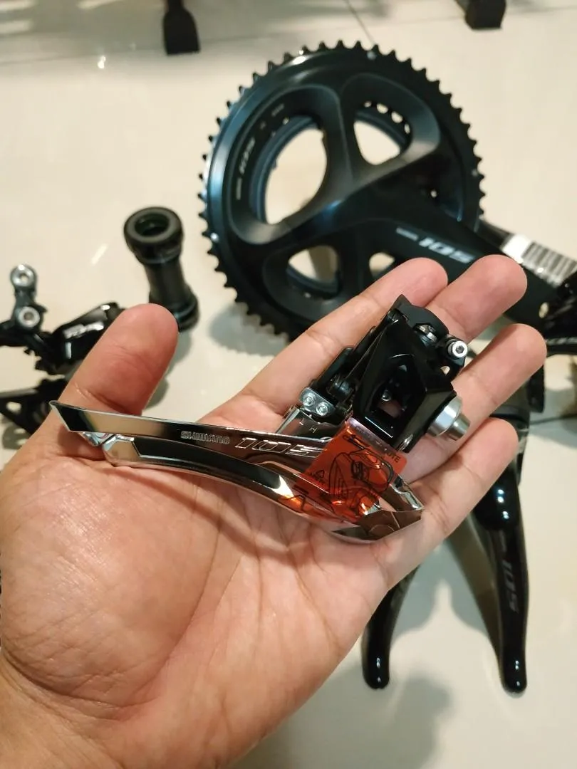 Complete Set Shimano 105 R7000 groupset with BB  (New)