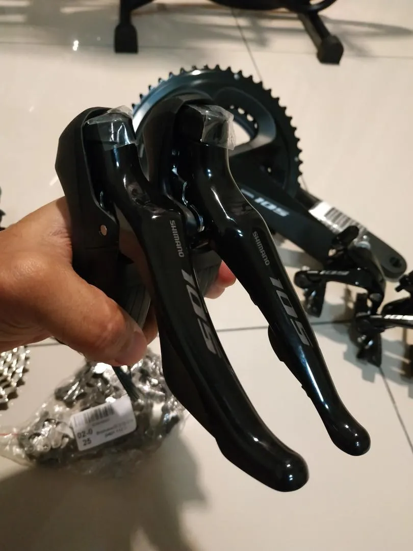 Complete Set Shimano 105 R7000 groupset with BB  (New)