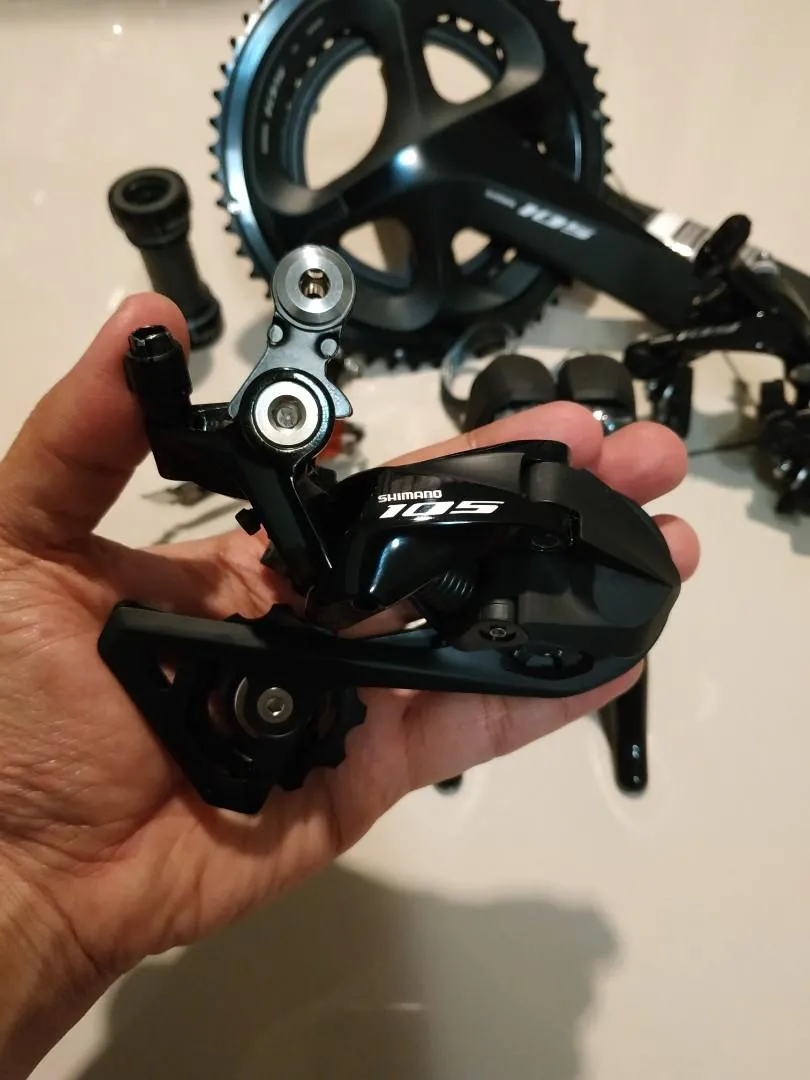 Complete Set Shimano 105 R7000 groupset with BB  (New)