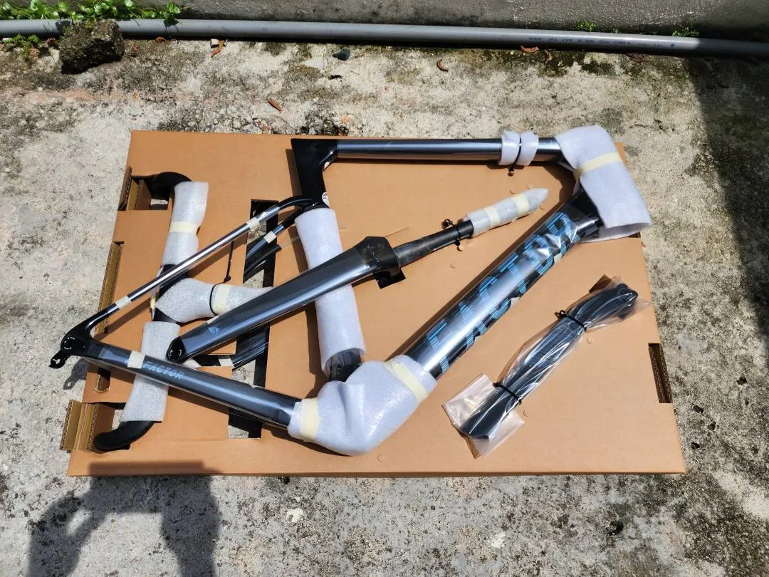 FACTOR OSTRO FRAME SIZE 56