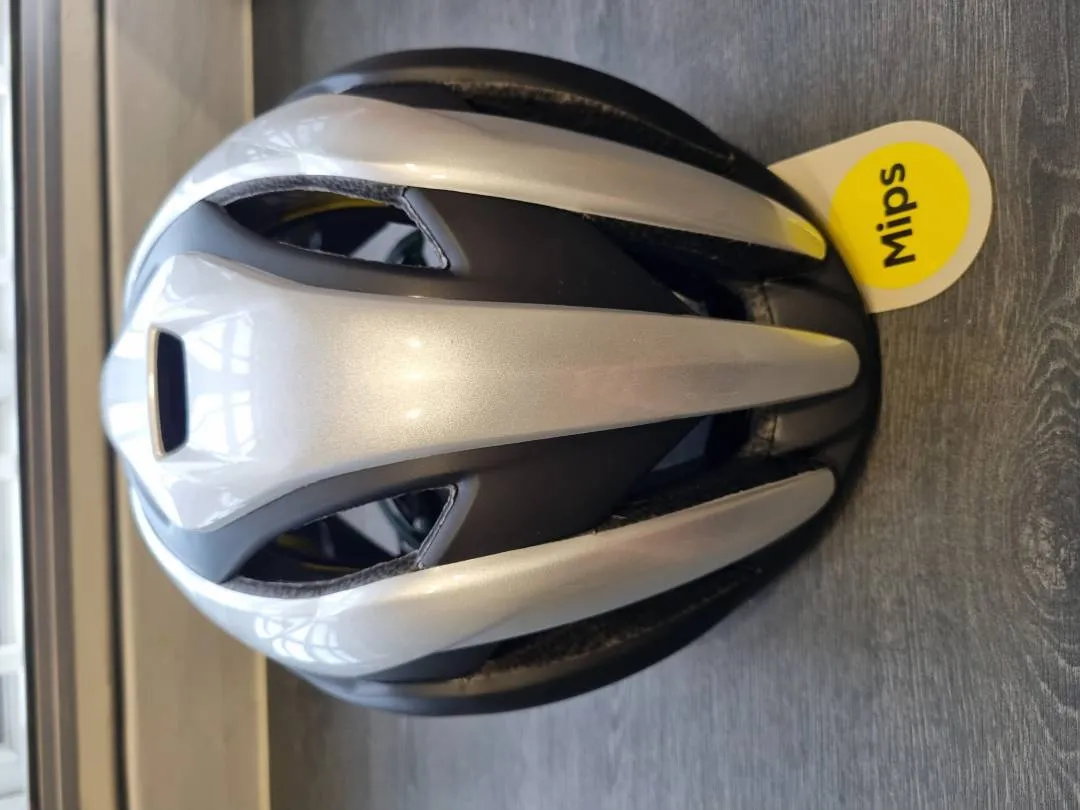 WTS met trenta jingo RS MIPS helmet Assos version Brand New