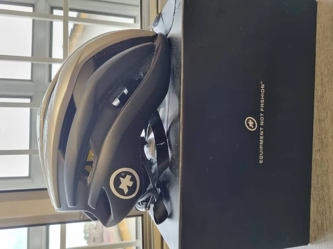 WTS met trenta jingo RS MIPS helmet Assos version Brand New