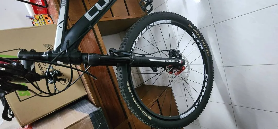 CUBE RACE LTD 16" BLACKLINE 27.5" M8000 XT 2 x 11SP