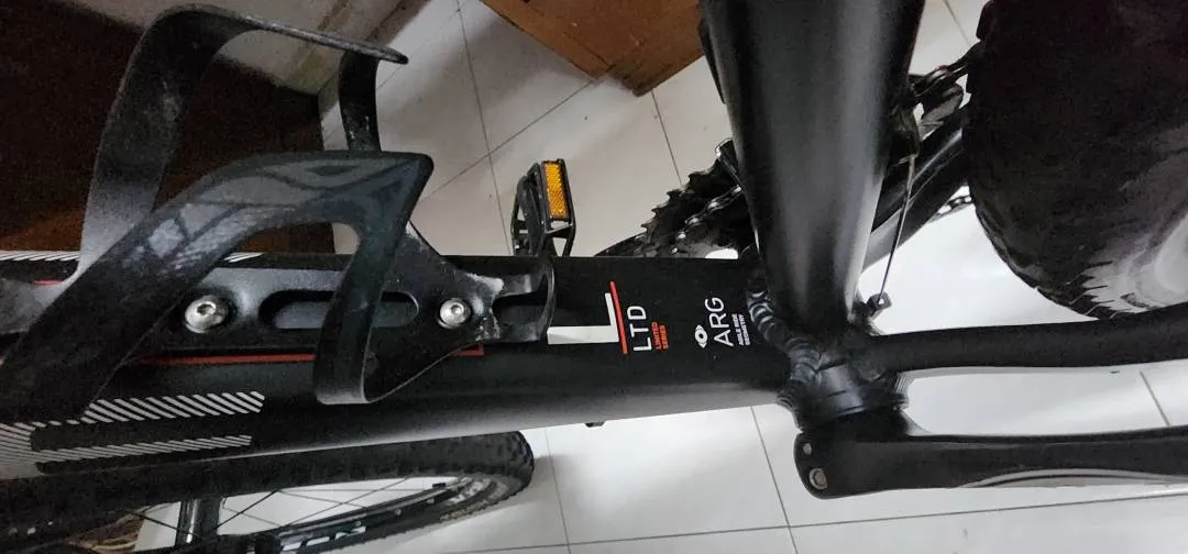 CUBE RACE LTD 16" BLACKLINE 27.5" M8000 XT 2 x 11SP