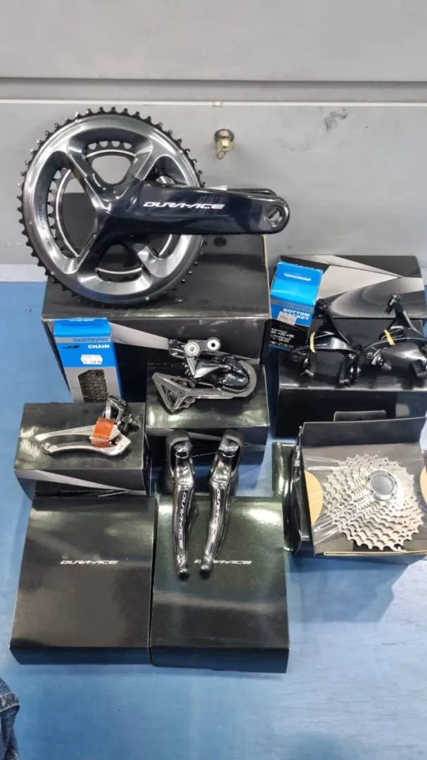 Shimano Dura Ace (R9100) 11 Speeds Brand New !!