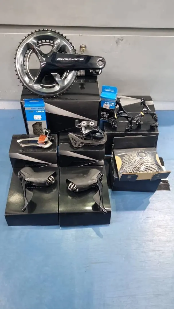 Shimano Dura Ace (R9100) 11 Speeds Brand New !!