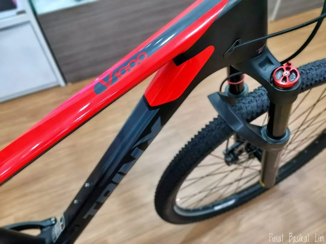 Trinx V1000 Pro 29 Carbon MTB