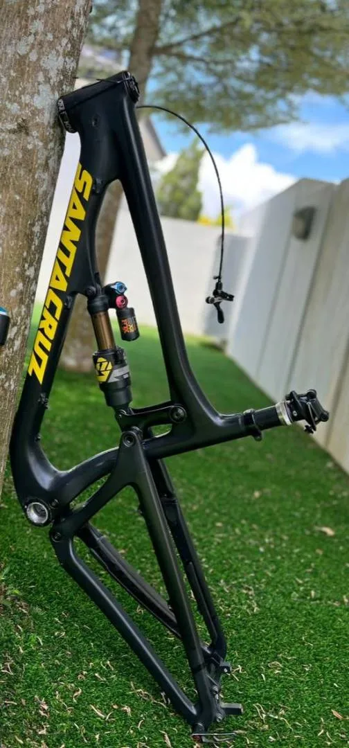 Santa Cruz Nomad 3 frame (Medium)