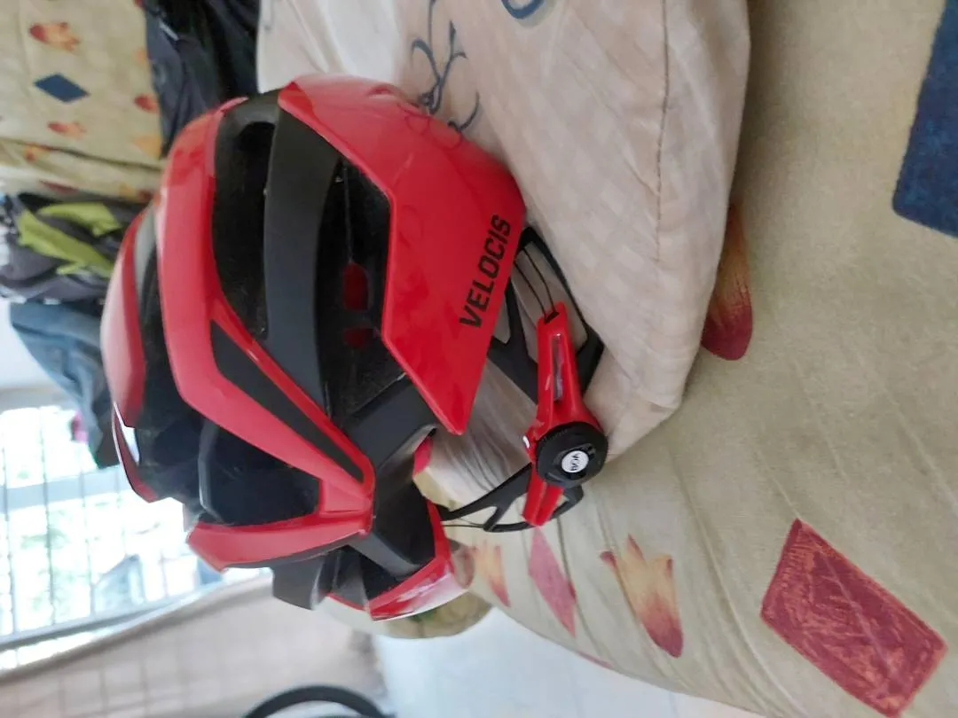 Trek Bontrager Velocis mips helmet