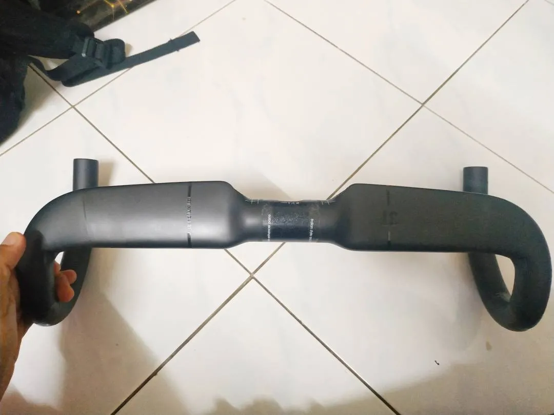 3T Aeroflux LTD Stealth Carbon Handlebar Dropbar