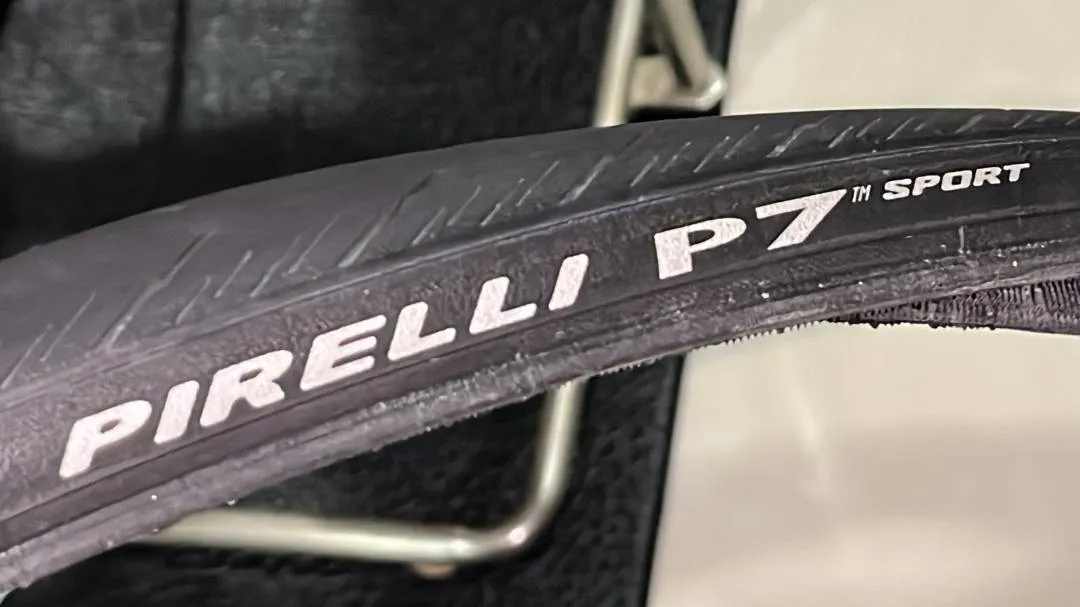 Pirelli P7 Sport 700x26c road tyre