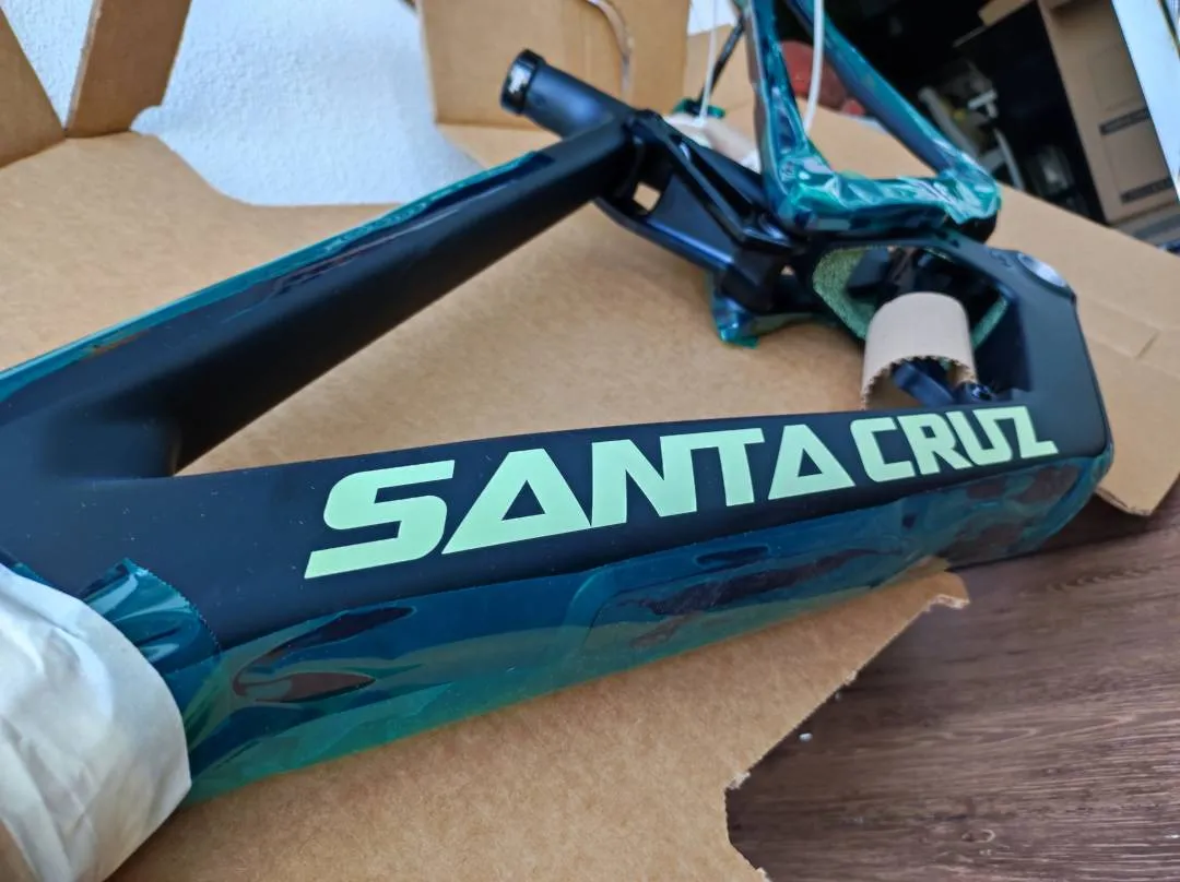 New FRAME : 2023 Bronson CC Santa Cruz