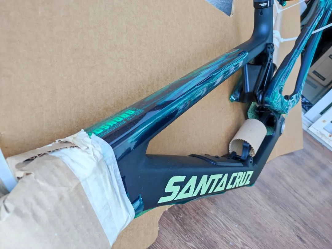 New FRAME : 2023 Bronson CC Santa Cruz