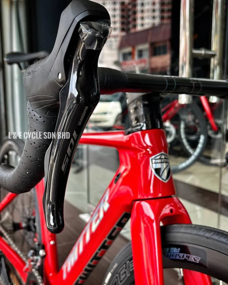 Twitter R10 Disc Carbon Road Bike (Shimano 105)