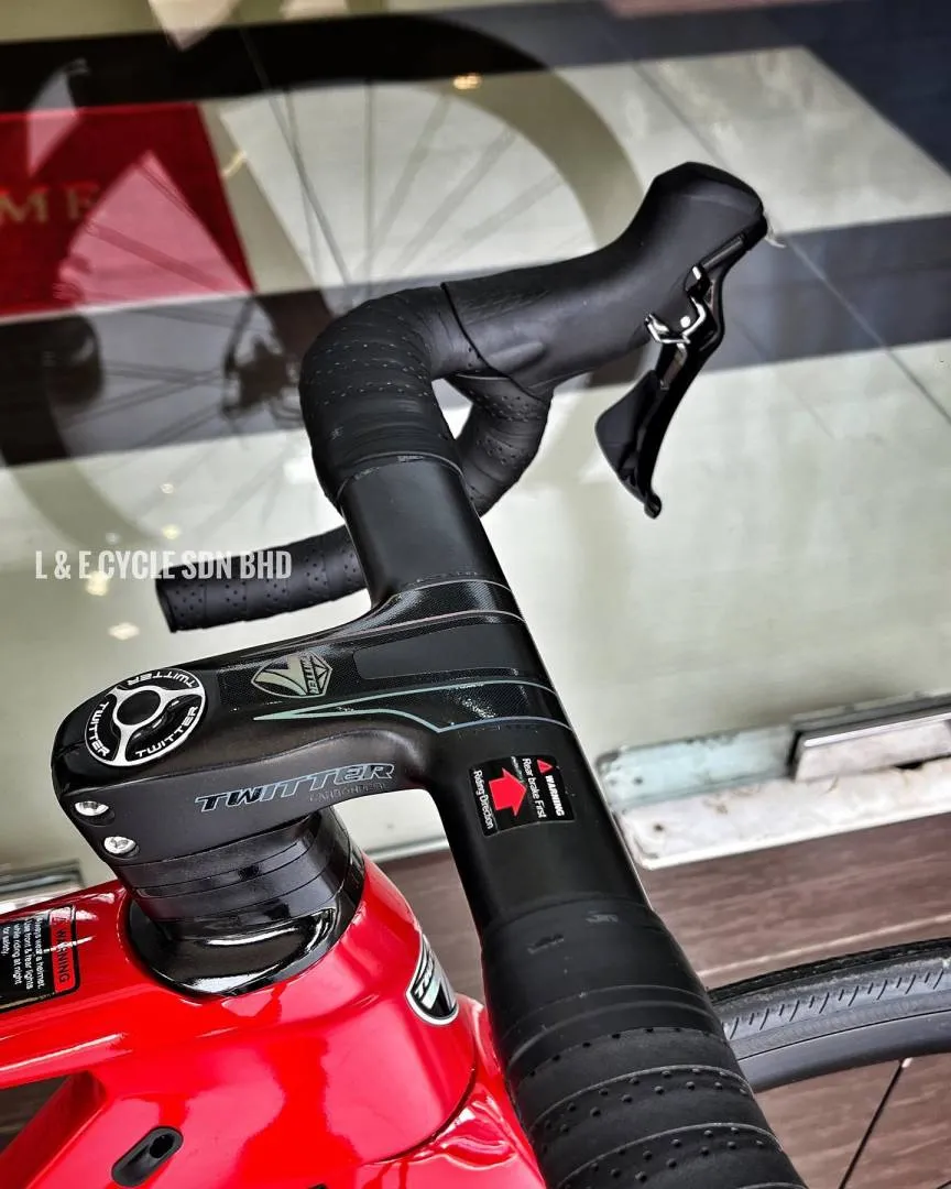 Twitter R10 Disc Carbon Road Bike (Shimano 105)