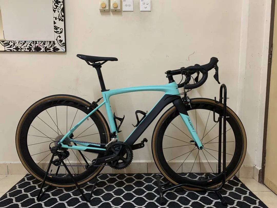 Road Bike Alcott Silhouette