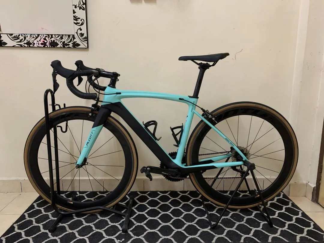 Road Bike Alcott Silhouette