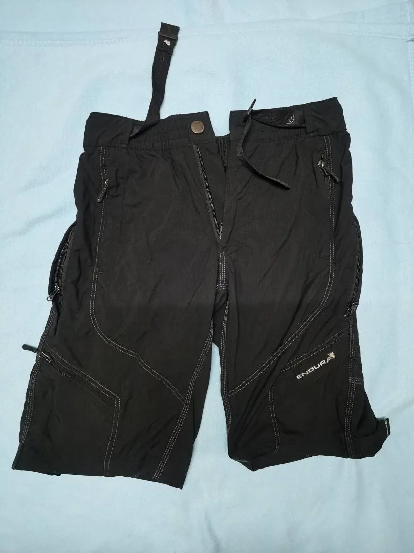 Endura Humvee  Riding Short With Inner Padding New